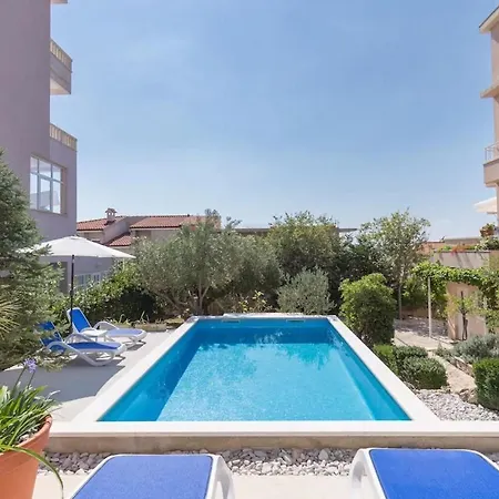 Botanica With Pool Appartamento
