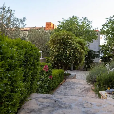 Appartamento Botanica With Pool Makarska